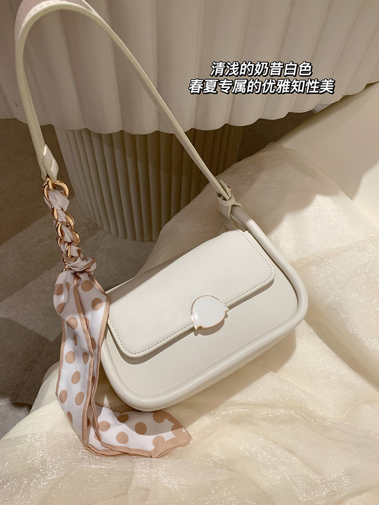 Lady's elegant handbag