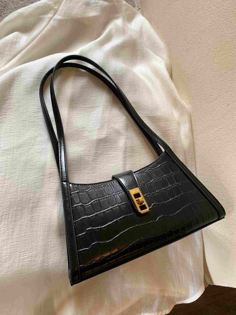 Lady's BLACK British-style fashionable handbag